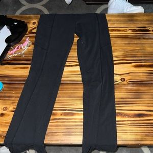 black yoga pants
